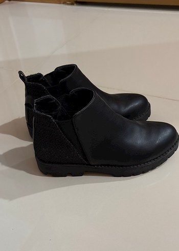 Siyah Kadın Dolgu Topuklu Bot Velcro