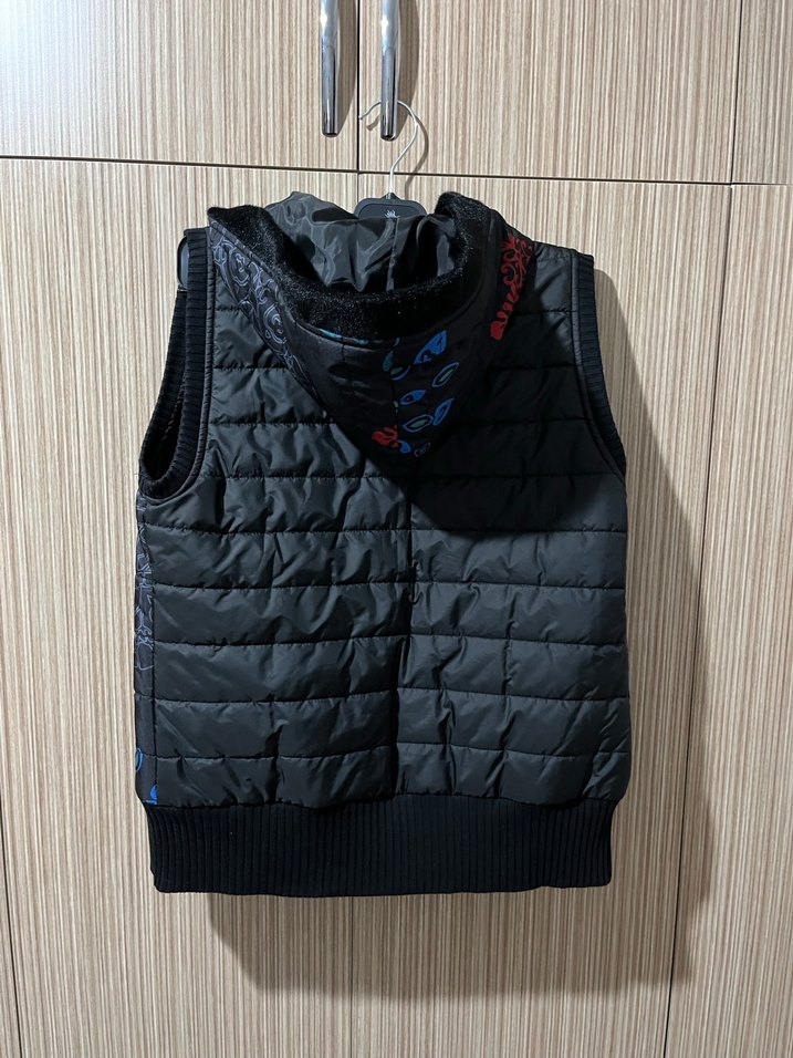 Desenli Siyah Kısa Kadın Yelek - Görsel 2