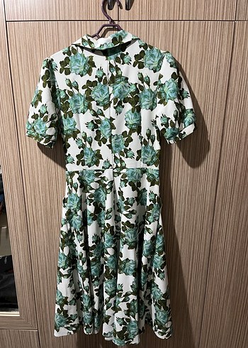 Düğmeli V Yaka Midi Elbise - Görsel 3