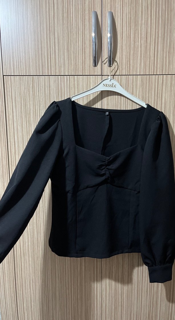 Uzun Kollu Siyah V Yaka Kadın Bluz - Görsel 4