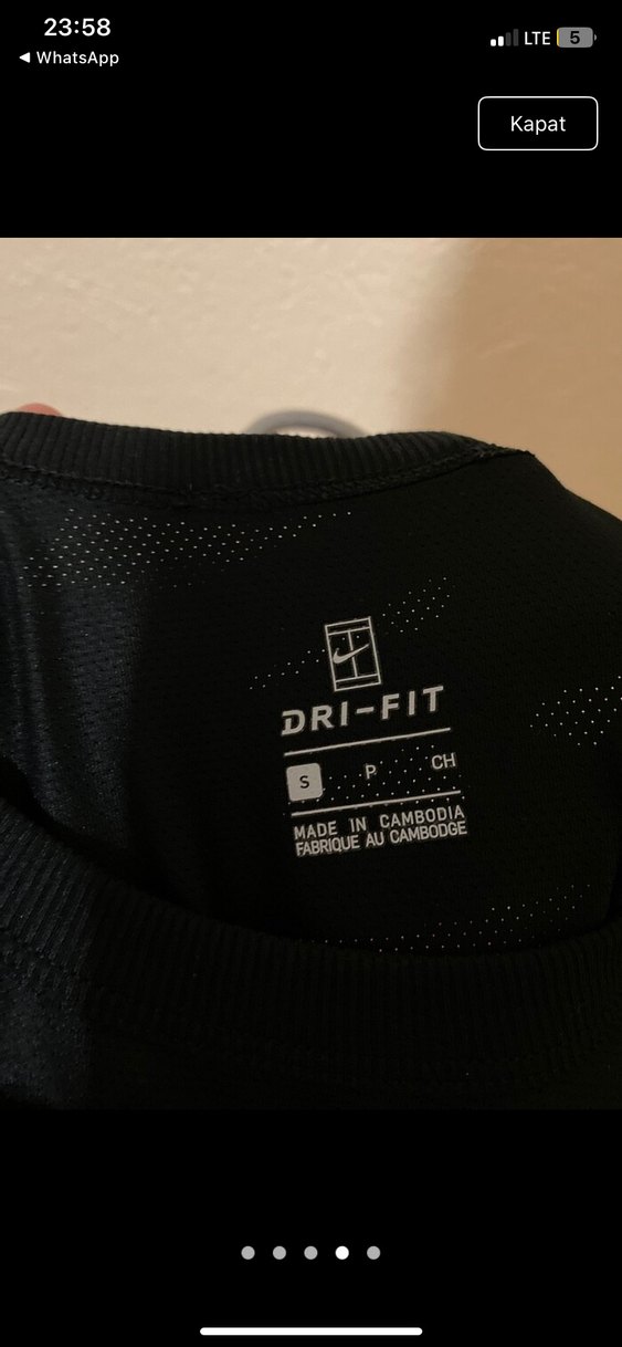 Siyah Yüksek Yakalı Kadın Atlet - Görsel 4