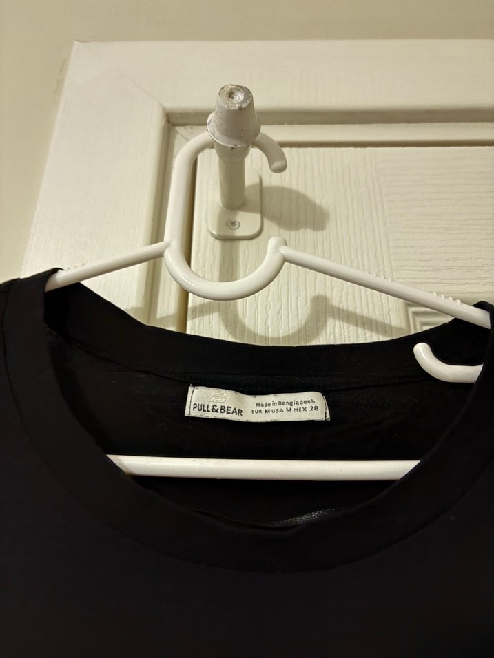 Pull and bear siyah crop t-shirt - Görsel 4