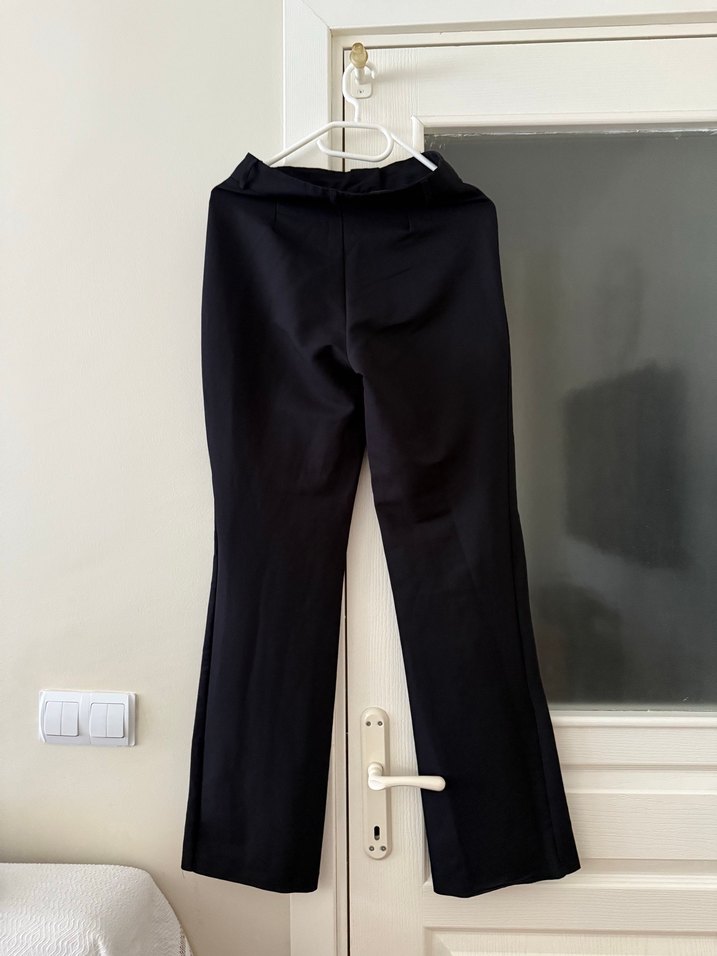 Kemer Detaylı Siyah Kumaş Kadın Pantolon - Görsel 2