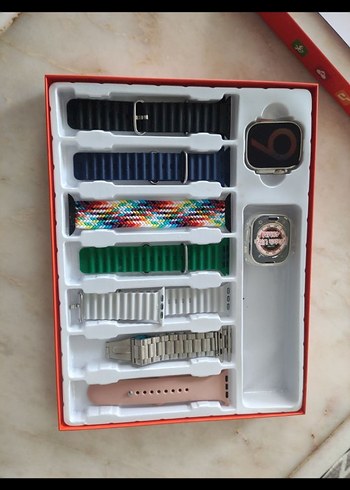 Diğer Beyaz Akıllı Saat Gri Kayışlı
