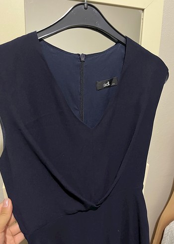 Lacivert V Yakalı Midi Kolsuz Elbise - Görsel 2