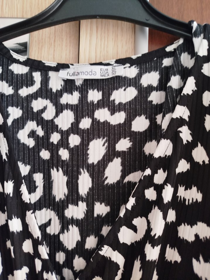 Siyah Leopar Desenli V Yaka Midi Elbise - Görsel 2