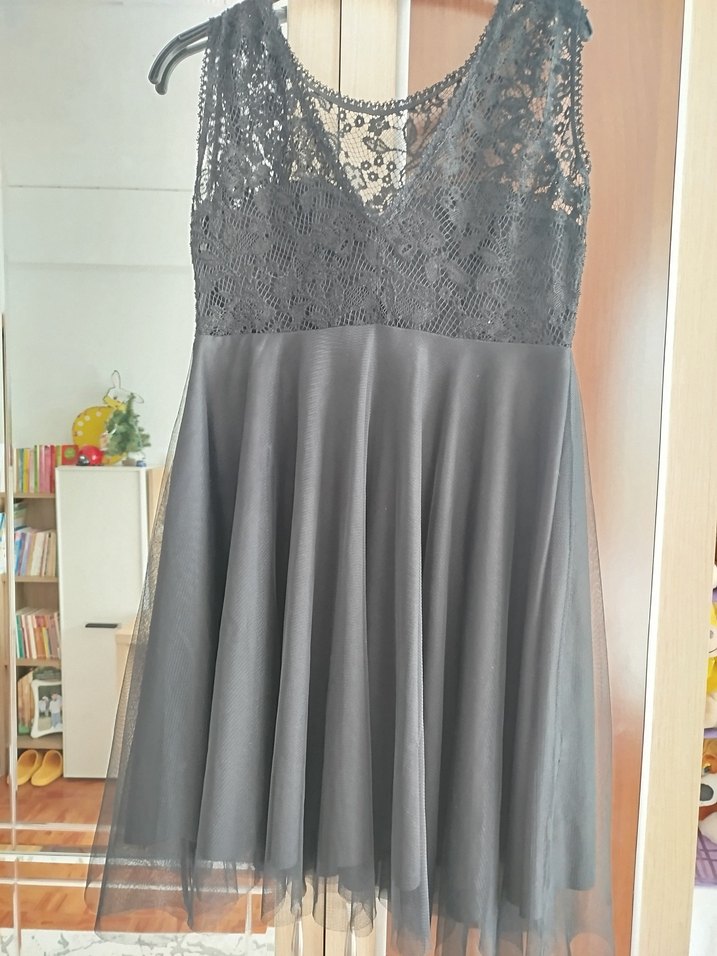 Dantel Detaylı Siyah Midi V Yaka Elbise - Görsel 3