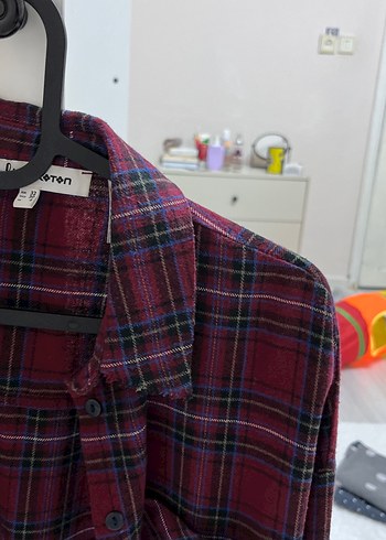 Bordo Düğmeli Kadın Gömlek - Görsel 2