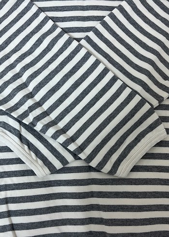 Kadın Gri Çizgili Uzun Kollu Tişört - Görsel 2