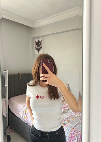 Beyaz Kalp Baskılı Tişörtü