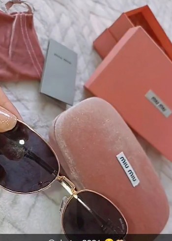 Parlak Pembe Miu Miu Kadın Güneş Gözlüğü