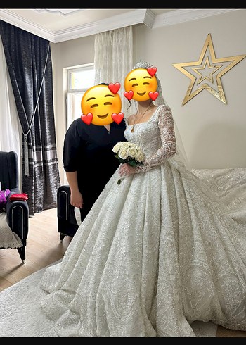 Uzun Kollu Straplez Prenses Gelinlik
