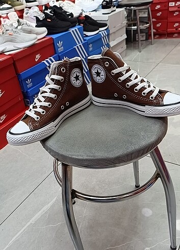 Diğer Converse
