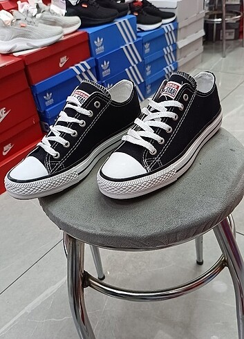37 Beden siyah Renk Converse spor ayakkabı 