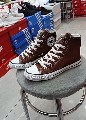 Diğer Converse