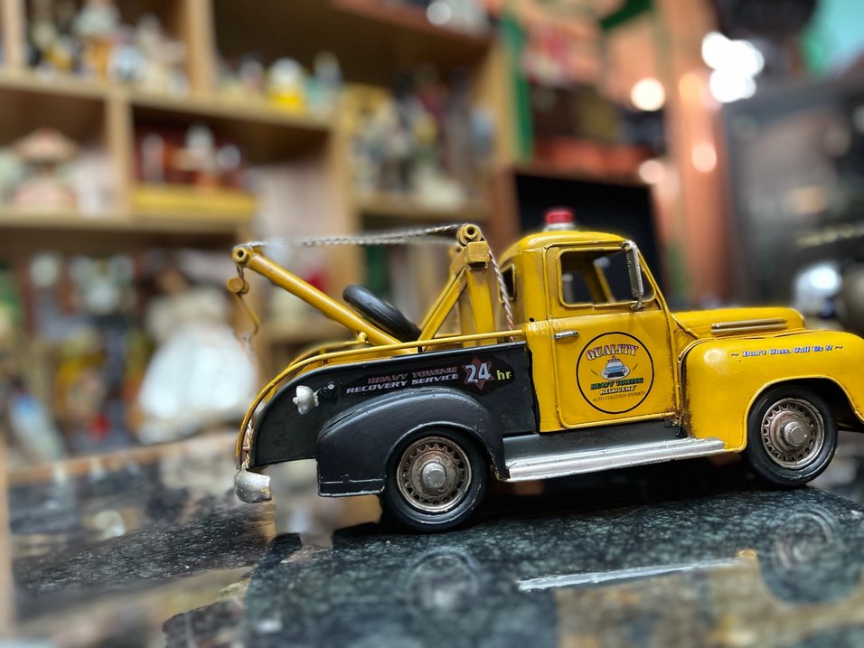 Sarı Renkli Oyuncak Araba - Görsel 4