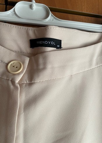 Bej Düğmeli Kadın Kumaş Pantolon