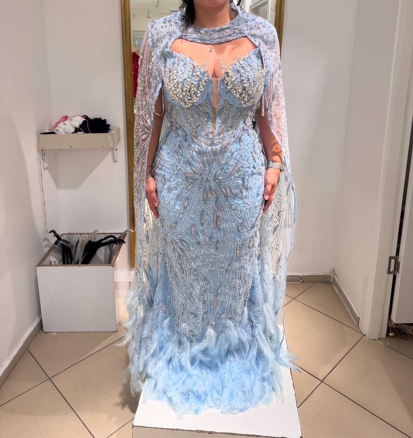 Uzun Mavi Boncuk İşlemeli Straplez Abiye - Görsel 3