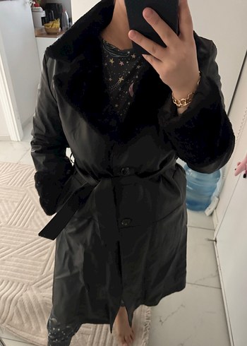 Kürk Detaylı Siyah Deri Kadın Trençkot - Görsel 4