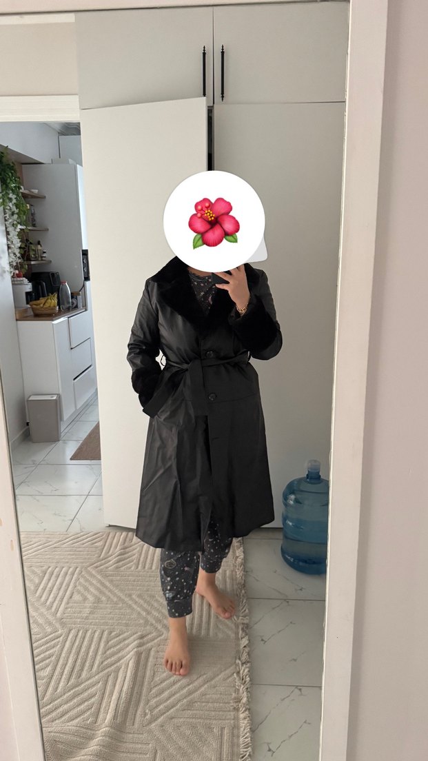 Kürk Detaylı Siyah Deri Kadın Trençkot - Görsel 3