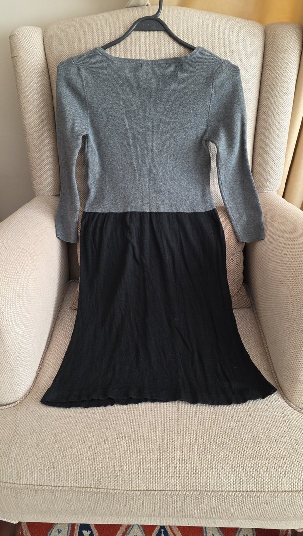 Gri V Yaka Triko Midi Elbise - Görsel 5