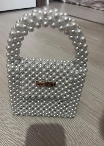 İnci İşlemeli Beyaz Boncuklu Kadın Çanta - Görsel 2