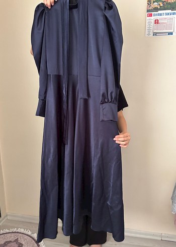 Lacivert Drapeli balon kol saten tesettür abiye - Görsel 5