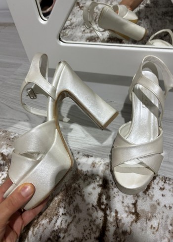 Beyaz Platform Topuklu Kadın Ayakkabı - Görsel 3