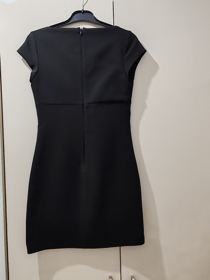 Siyah V Yaka Elbise - Görsel 2