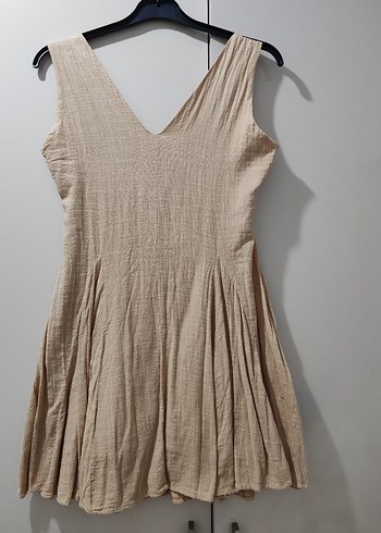 V yaka pliseli keten elbise - Görsel 4