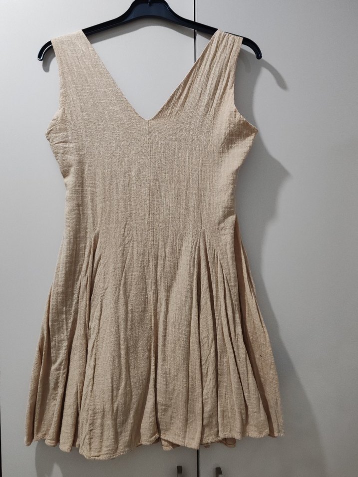 V yaka pliseli keten elbise - Görsel 4