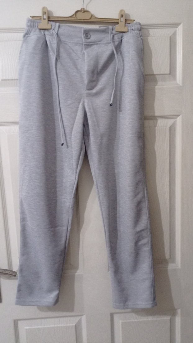 Düğmeli Gri erkek pantolon. - Görsel 3