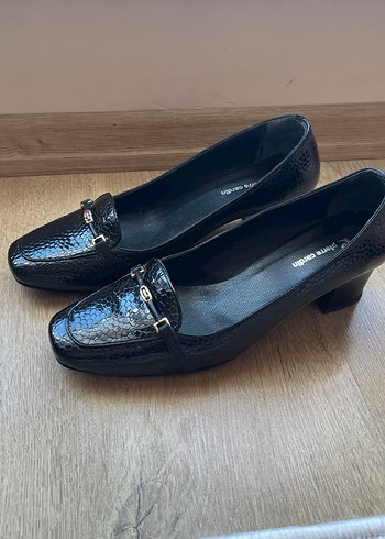 Pierre Cardin Siyah Parlak Yılan Desenli Tokalı Topuklu Ayakkabı