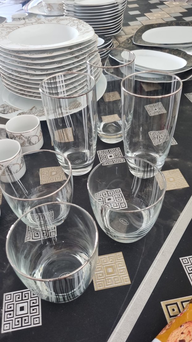 Beyaz ve Gri Desenli Yemek Takımı - Görsel 4