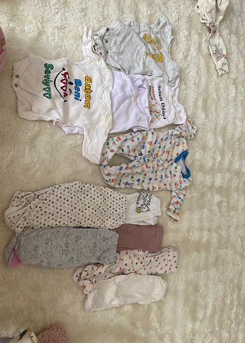 HelloBaby BebekKız Baskılı Kısa Kollu Dantelli Çıtçıtlı Body toplu kıyafet