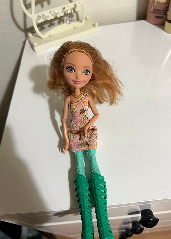 Ever After High Ashlynn Ella Okçu Bebek - Görsel 2