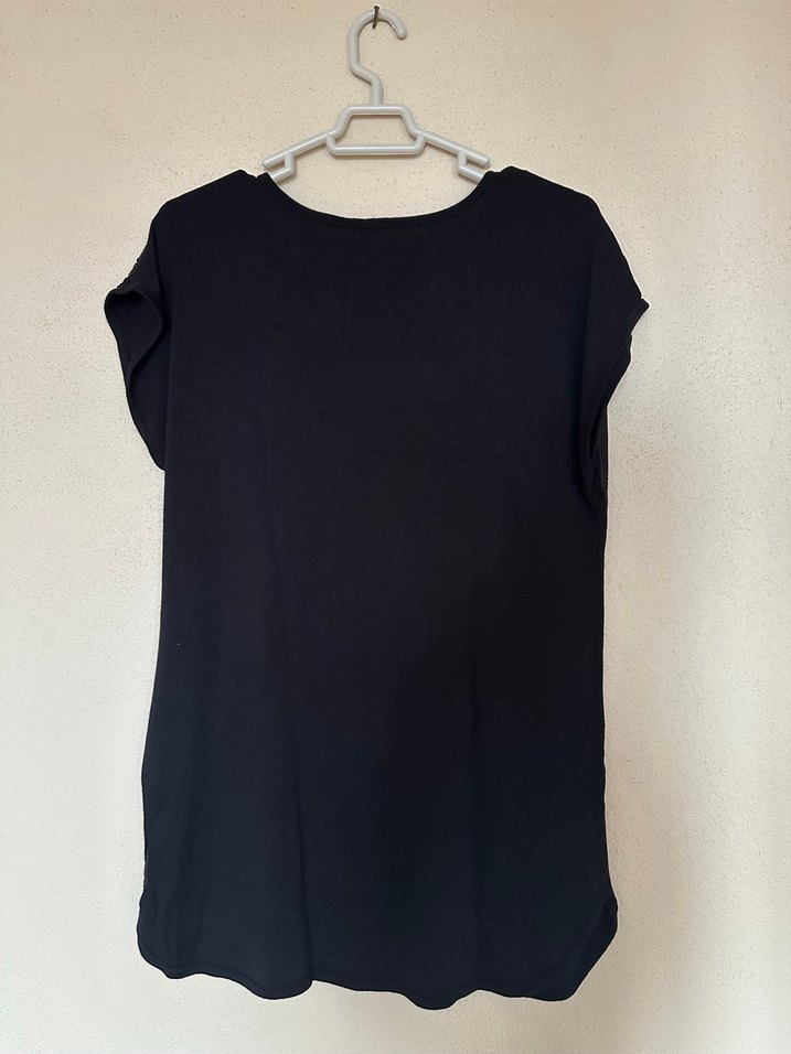 Payet Detaylı Siyah Kolsuz Bluz - Görsel 3