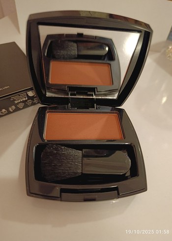 Avon Kırmızı Allık Kompakt Kutuda