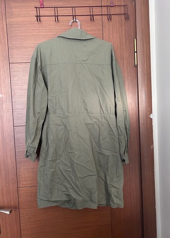 Düğmeli Kamuflaj Desenli Kadın Trençkot - Görsel 2