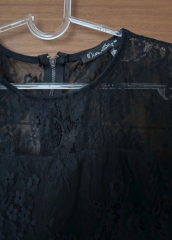 Dantelli siyah tişört - Görsel 3