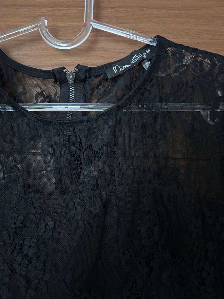 Dantelli siyah tişört - Görsel 3