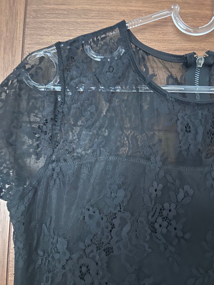 Dantelli siyah tişört - Görsel 2