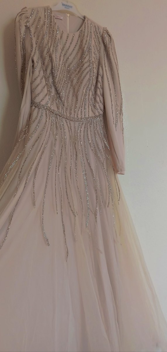 Payetli  simli tül Uzun Bej abiye tesettür - Görsel 3