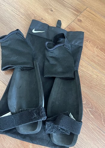 Siyah Nike Kayışlı Motor Dizlik - Görsel 3