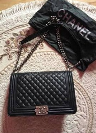 CHANEL SIYAH ÇANTA kol çantası sezonu bitmeyen kol çantası