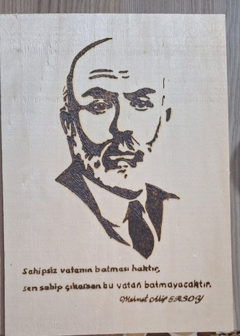 Ahşap Üzerine Kahverengi Parlak Tablo