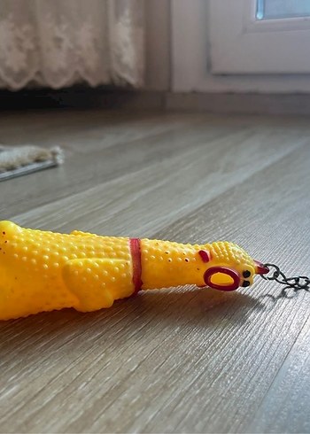 Sarı Püsküllü Tavuk Figürlü Anahtarlık - Görsel 3