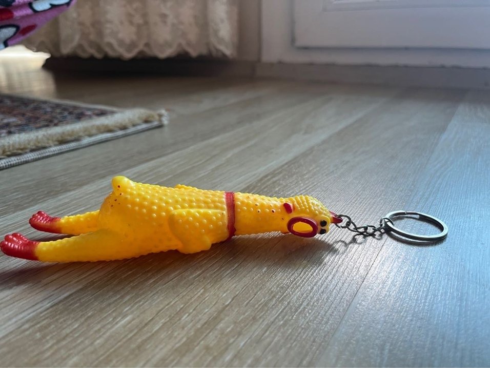 Sarı Püsküllü Tavuk Figürlü Anahtarlık - Görsel 2