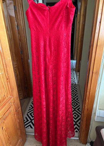 Dantel Detaylı V Yakalı Uzun Abiye - Görsel 4