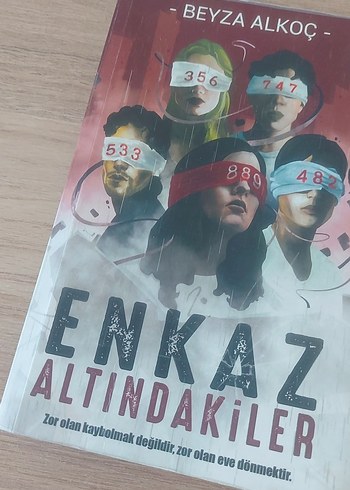 Enkaz Altındakiler - Beyza Alkoç
